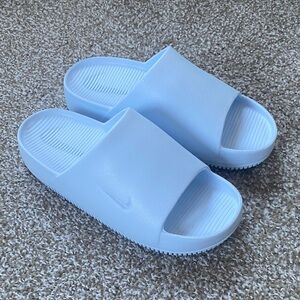 Nike Calm Slides